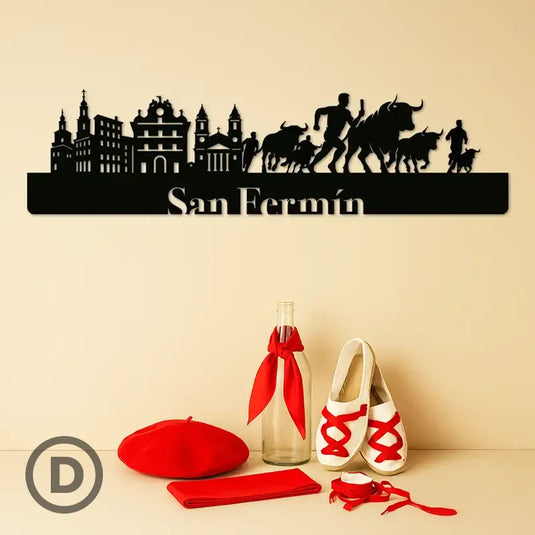 Skyline para decorar tu pared del encierro de San Fermín con fondo de pañuelico, txapela, faja y alpargatas.
