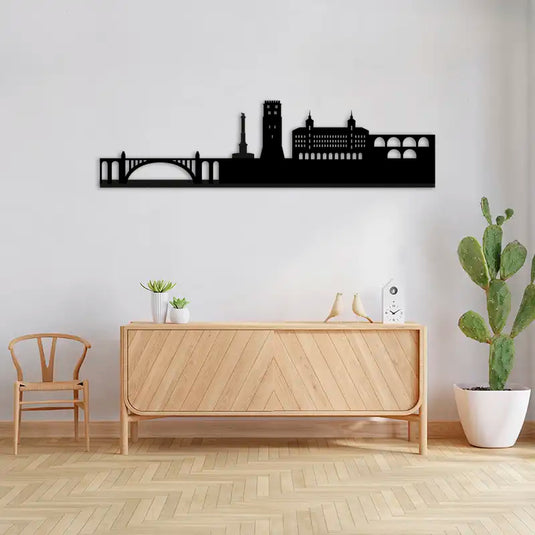 Skyline de la ciudad de Teruel realizado en madera y color negro