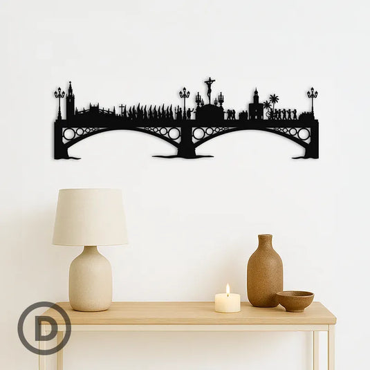 Silueta de madera de El Cachorro (Cristo de la Expiración) sobre el Puente de Triana en Sevilla, con nazarenos y faroles; decoración de pared para hogar