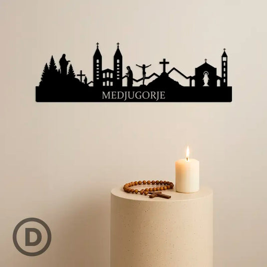 Skyline de Medjugorje en madera negra para decoración de pared, con la cruz del Krizevac, la Virgen y la Iglesia de Santiago